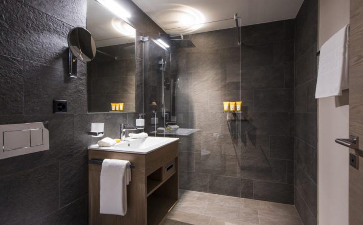 Christiania Apartment 5, Zermatt, Bathroom 2